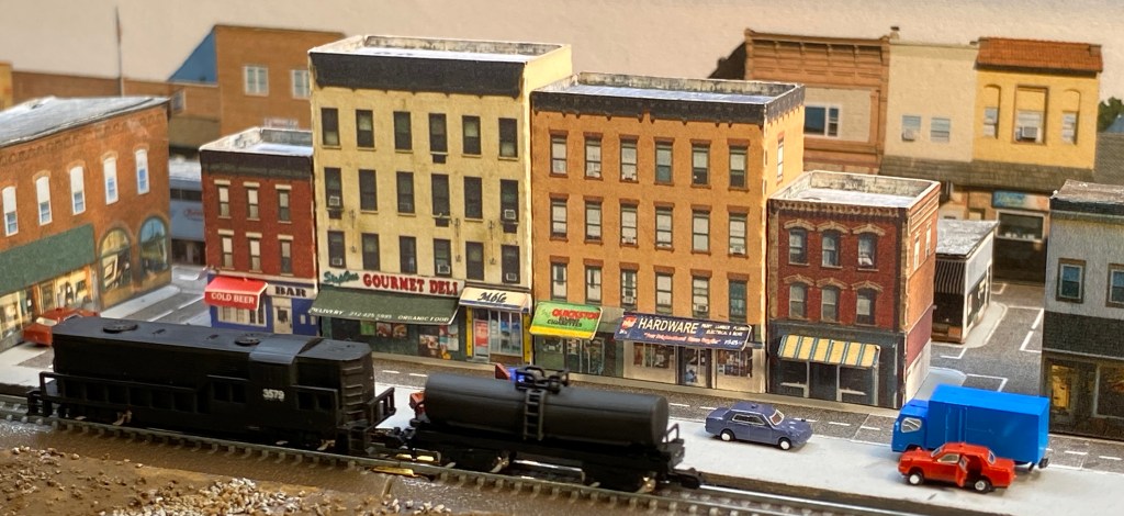 Custom Z Scales Downtown Apartment&nbsp;buildings